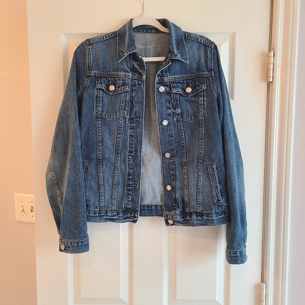 Gap denim jacket - size medium Tall